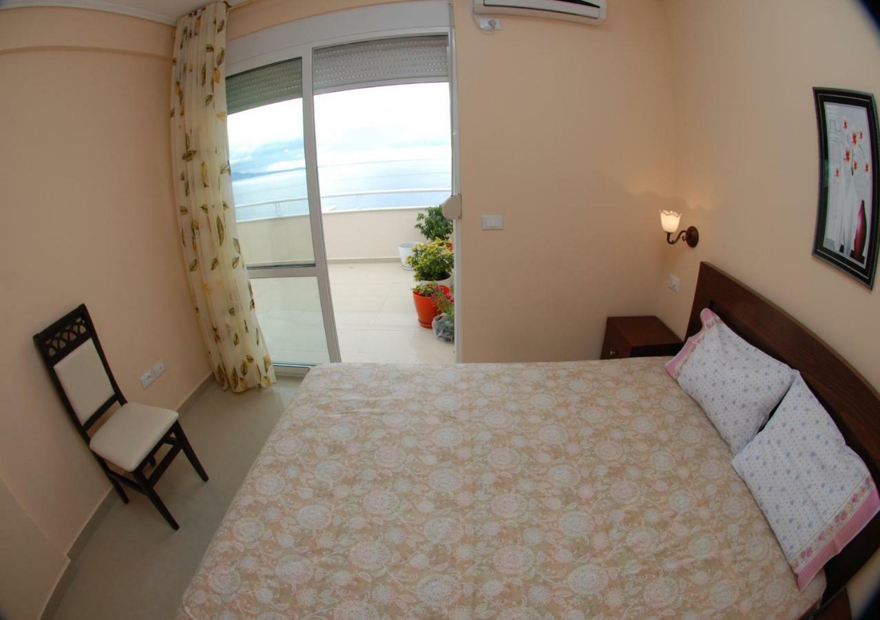 Erti'S Apartments Sarande Exterior photo