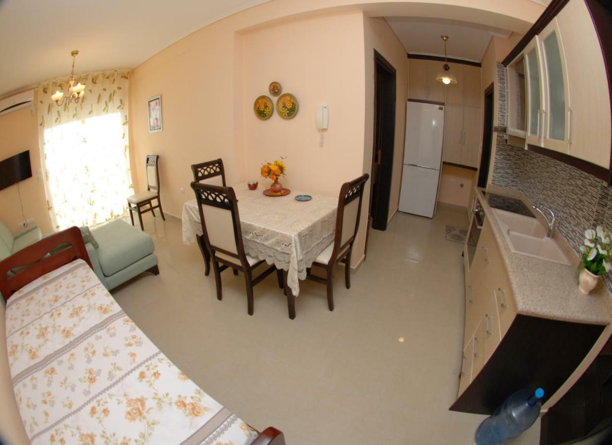 Erti'S Apartments Sarande Exterior photo